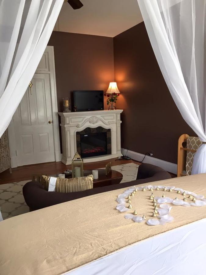 Winridge Manor Bed And Breakfast Madison Heights Exteriör bild